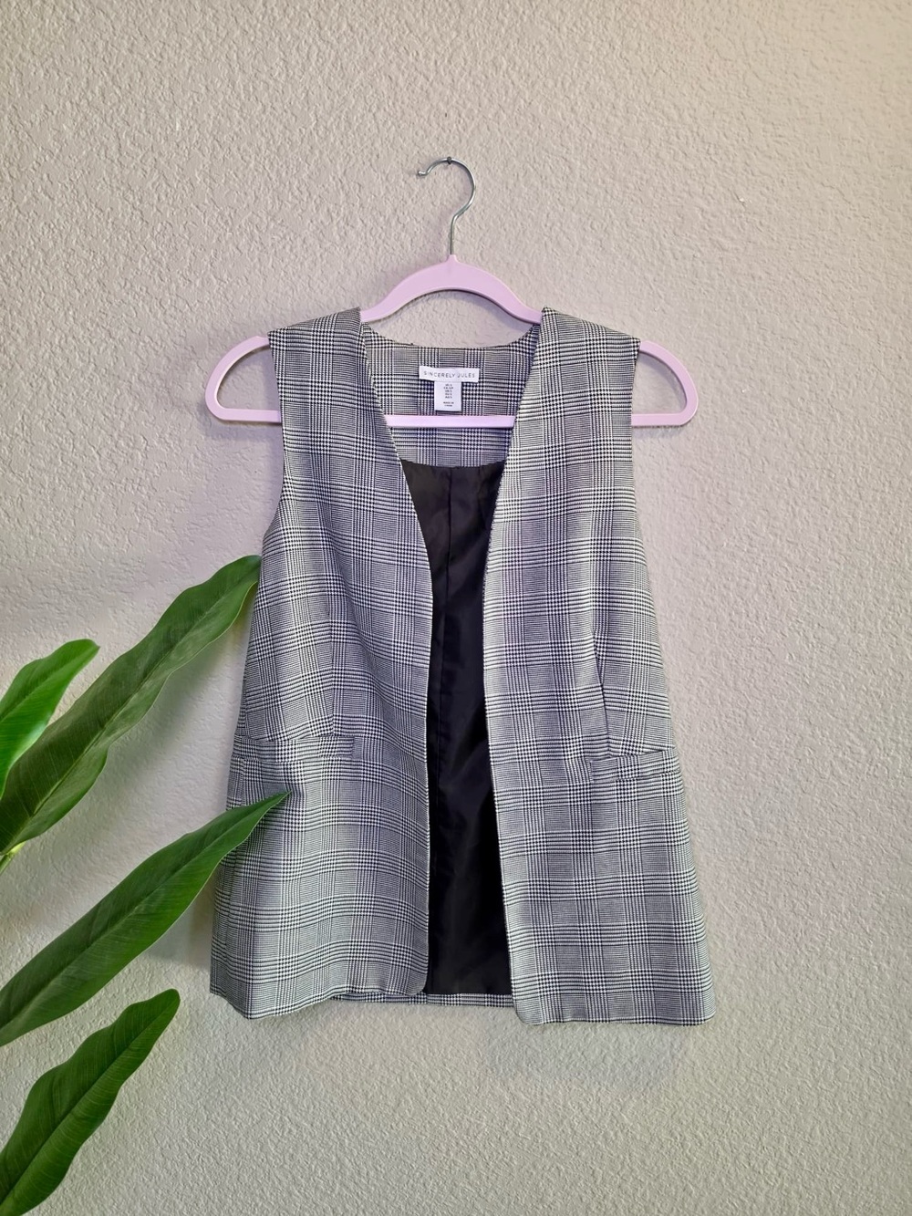 Sincerely Jules Sleeveless Vest - Gray